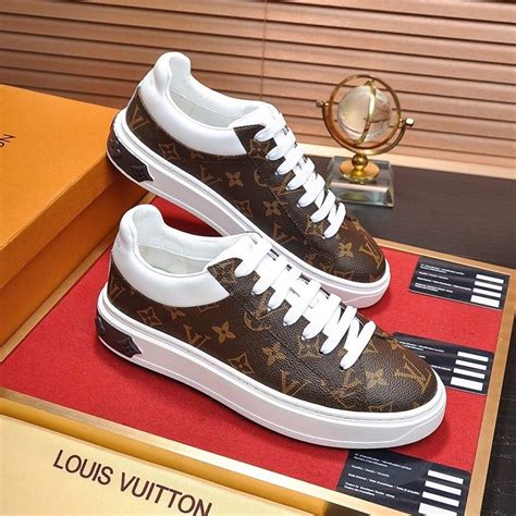 louis vuitton scarpe uomo outlet|Sneakers di lusso uomo, scarpe da uomo .